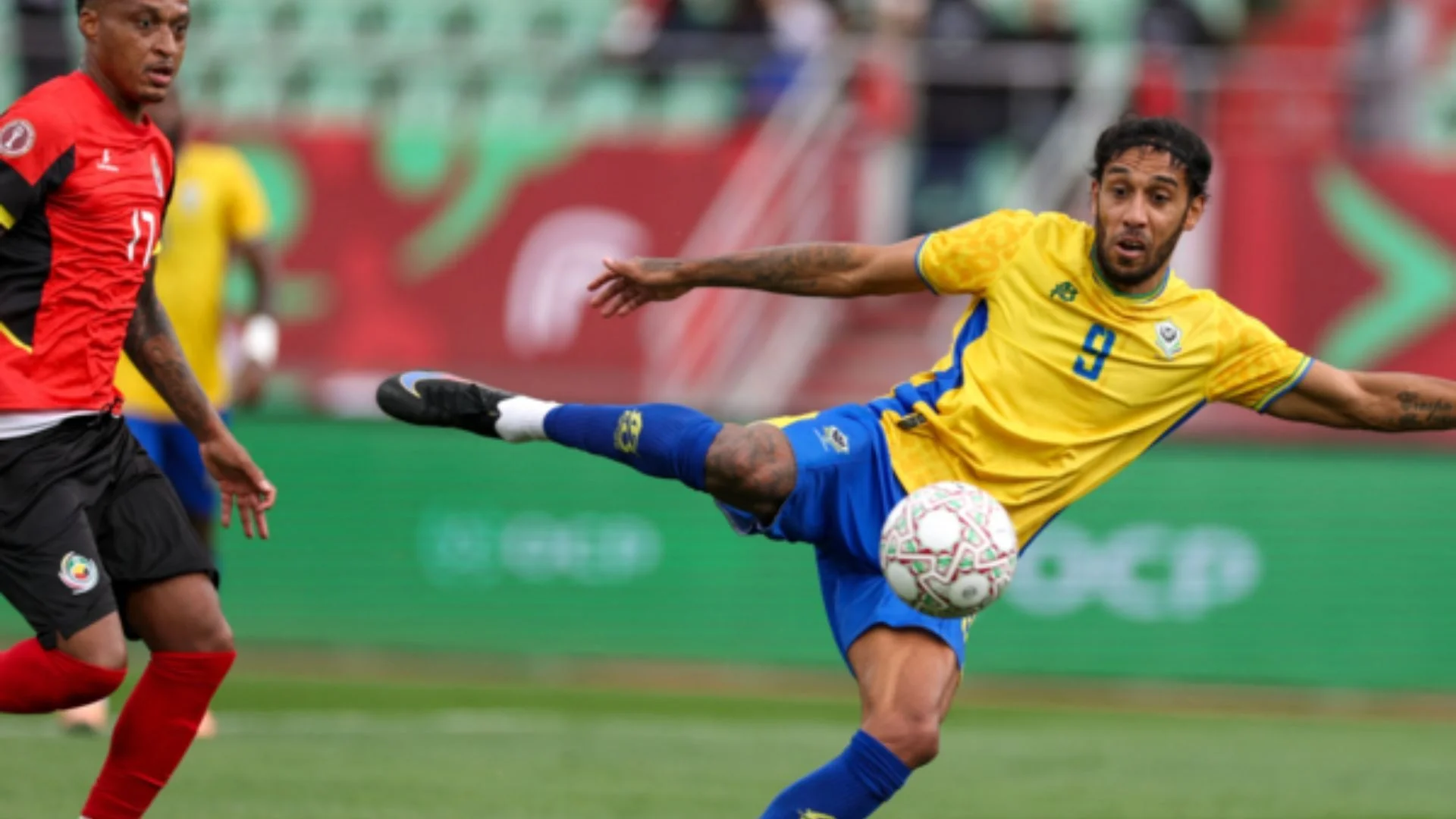 Pierre-Emerick Aubameyang, jugador reconocido de Gabón, fue suspendido de sus actividades deportivas con la selección de fútbol.