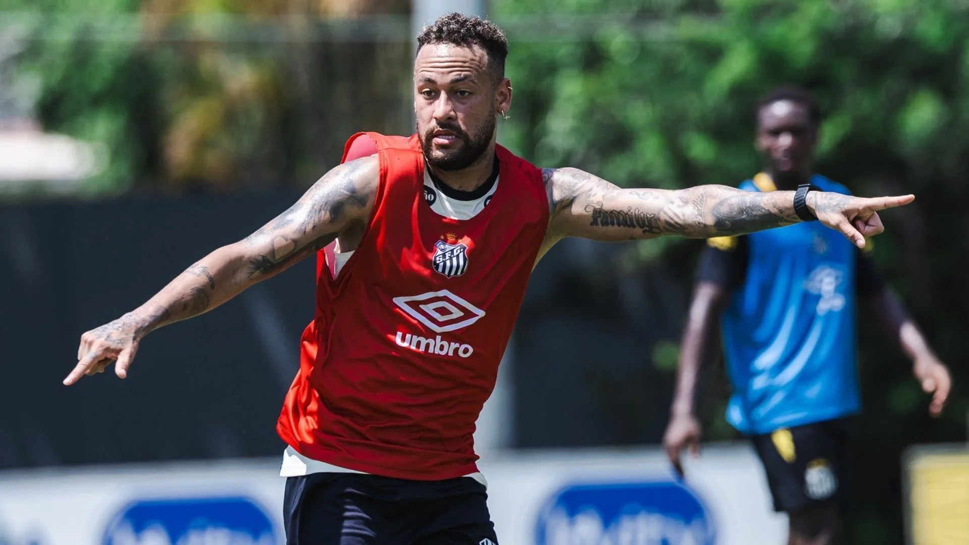 Neymar Jr, entrenando con su actual equipo, Santos