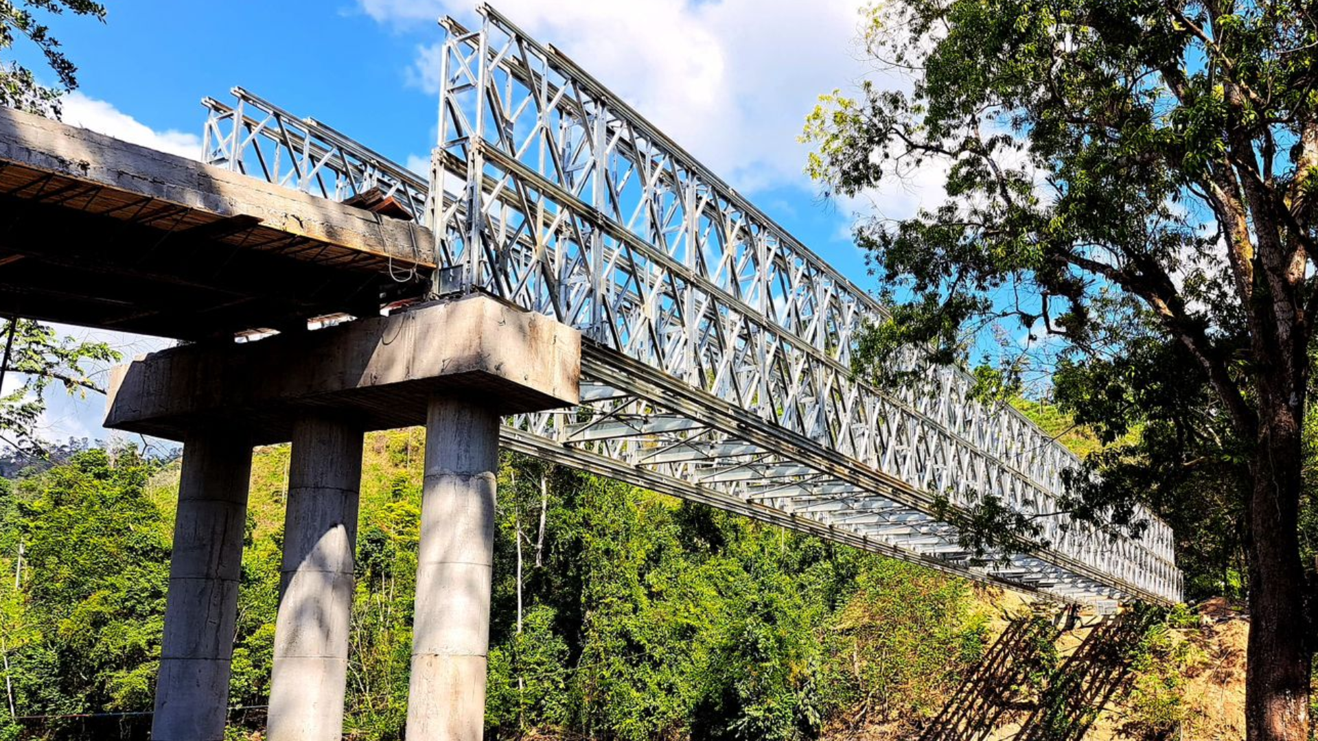 Puente metálico en La Paz, Santander