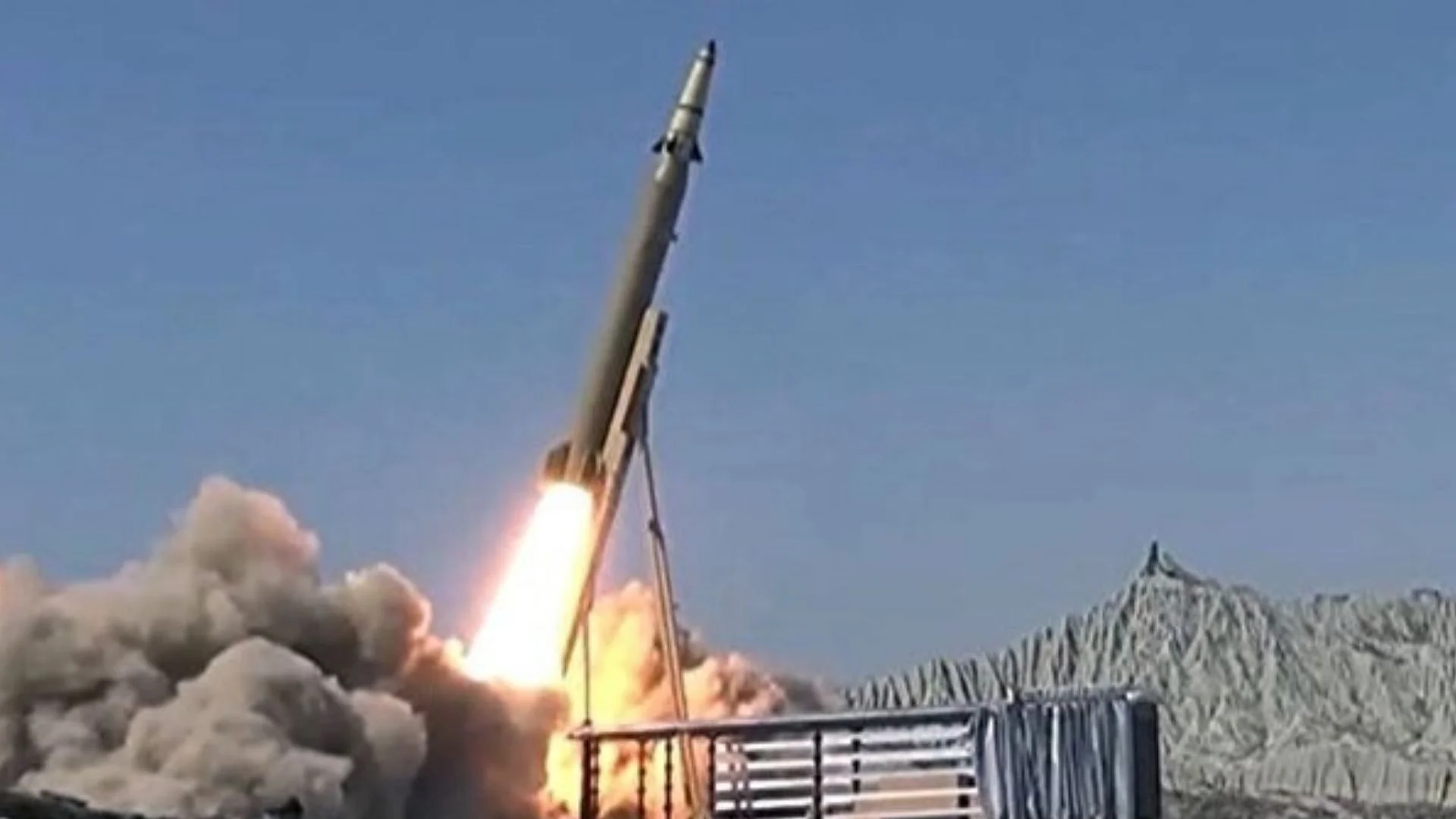 Irán ha realizado operaciones militares que apuntan a un fortalecimiento militar que se acerca a lo nuclear.