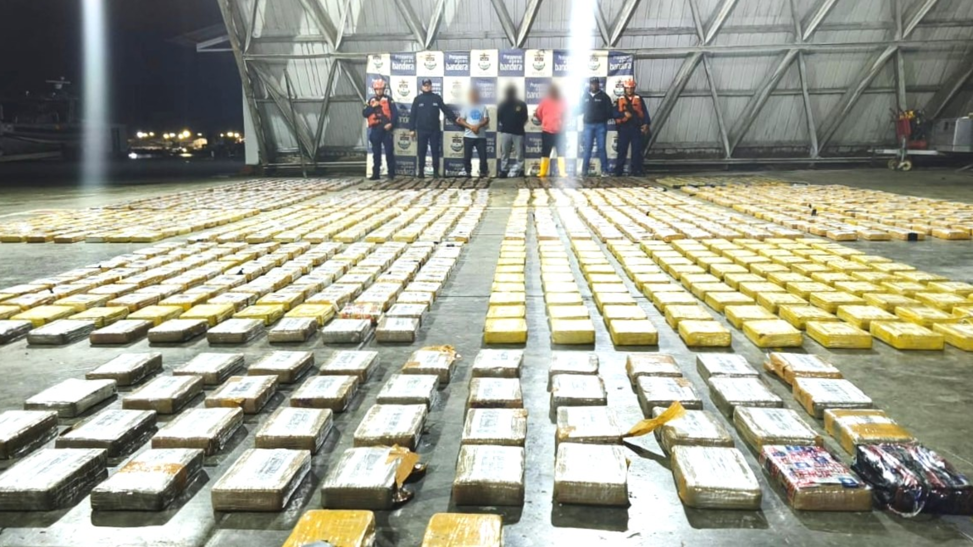 Droga incautada por la Armada Nacional en el Pacífico. 