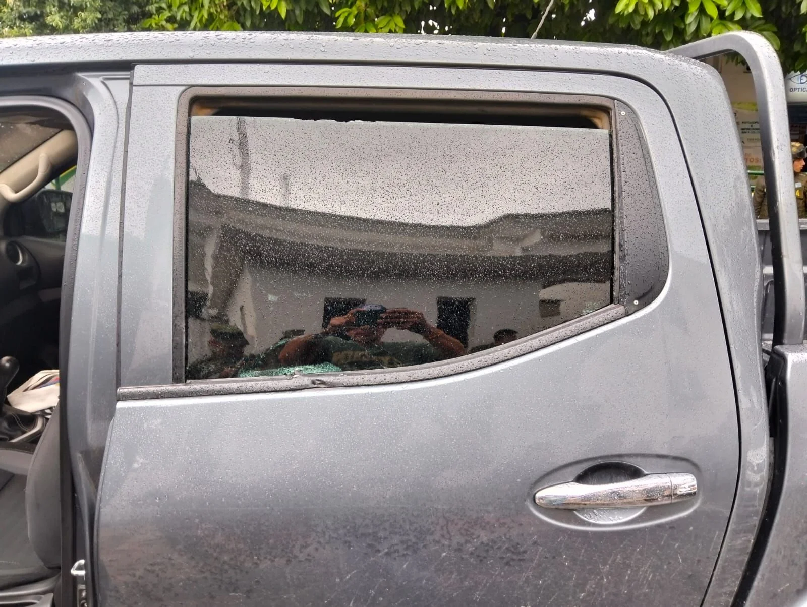 Vehículo afectado en el ataque armado en Caqueta