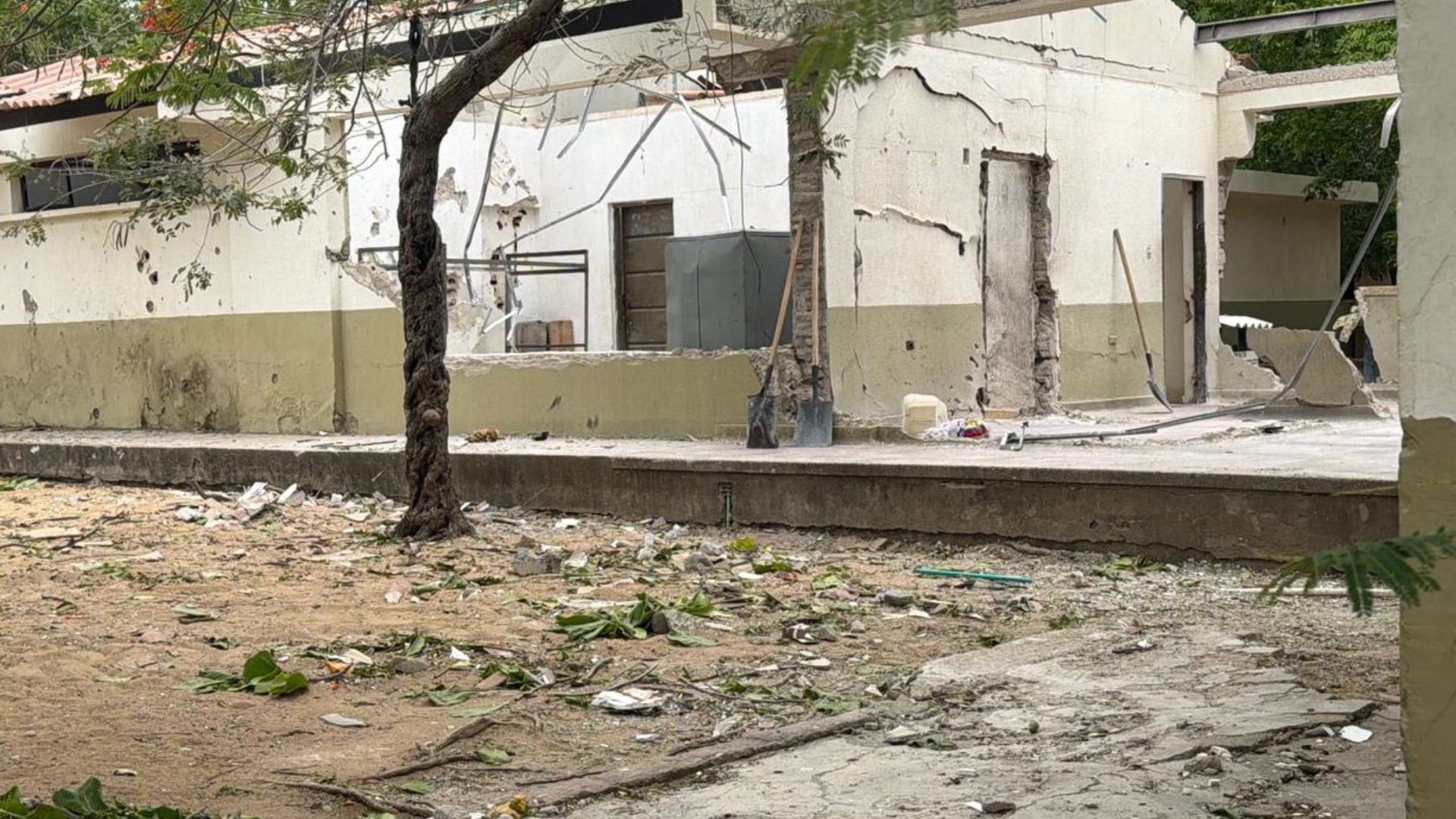 Atentado terrorista en el Batallón de Riohacha. 