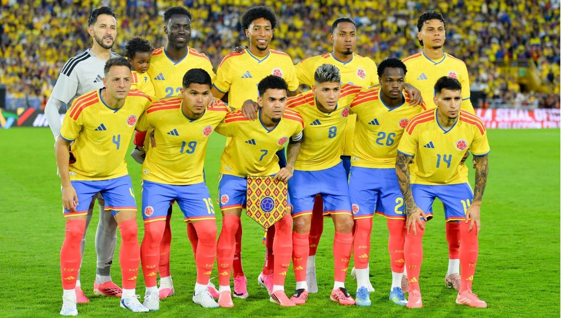 Néstor Lorenzo envió un equipo mixto e hizo nueve cambios en el partido de despedida.