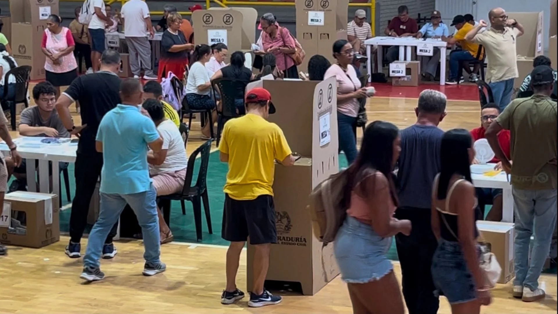 Jornada Electoral en el Coliseo Bernado Caraballo de Cartagena
