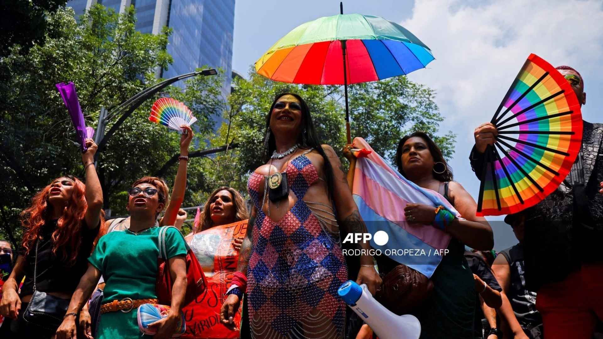 La marcha del Pride 2026 reunió a miles de personas entre el Ángel de la Independencia y el Zócalo de Ciudad de México.