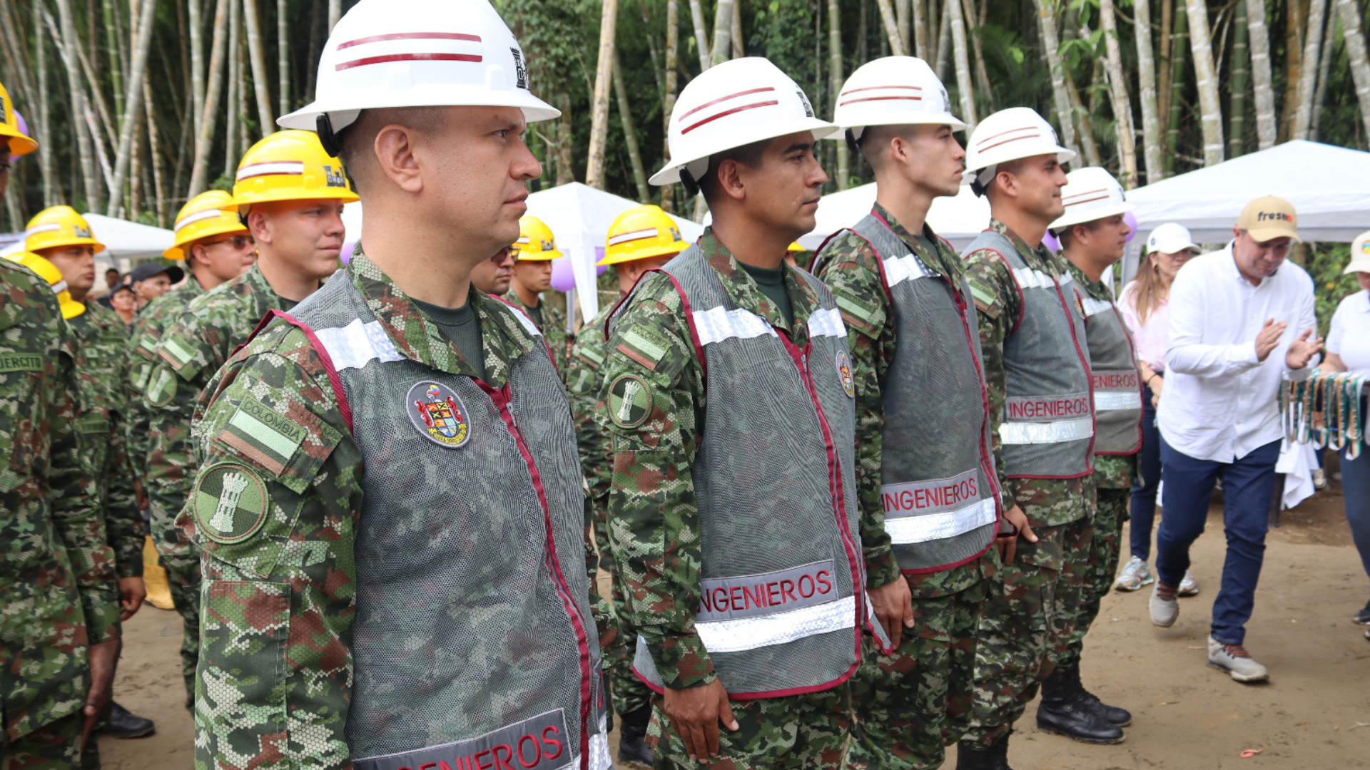 Ingenieros militares del Ejército Nacional. 