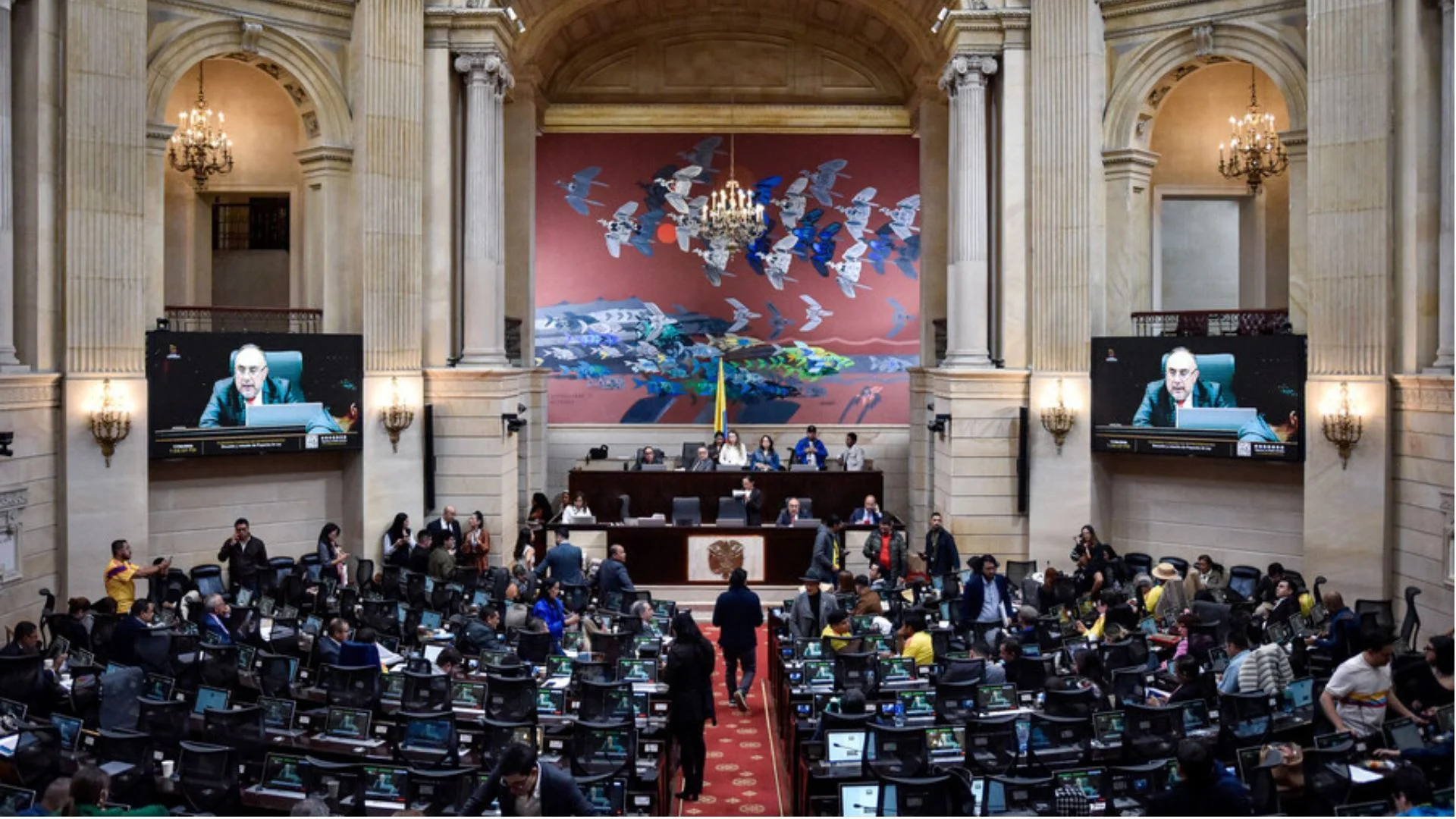 El partido Centro Democrático estaría buscando otro nombre para el cargo.